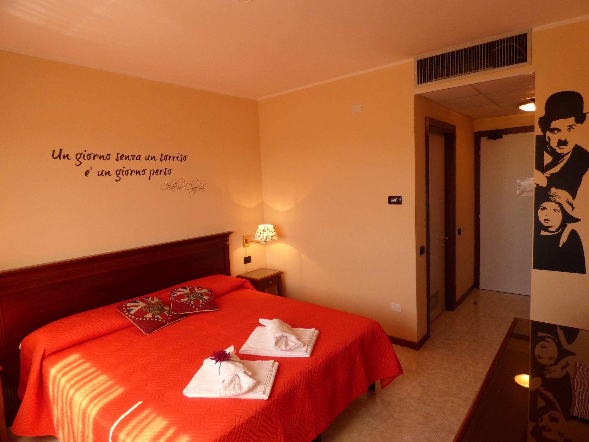 Hotel ฟีเดนซา ภายนอก รูปภาพ