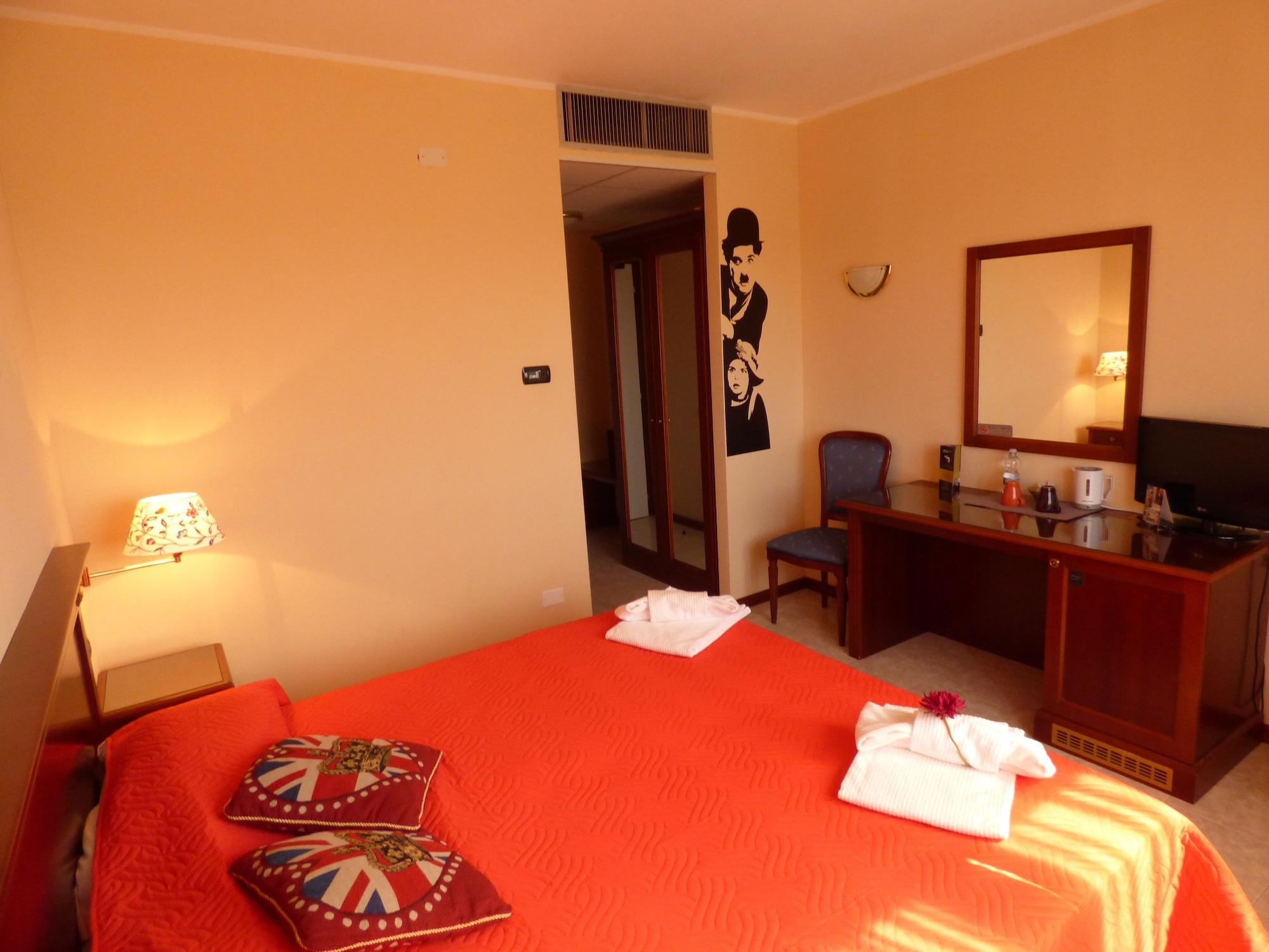 Hotel ฟีเดนซา ภายนอก รูปภาพ