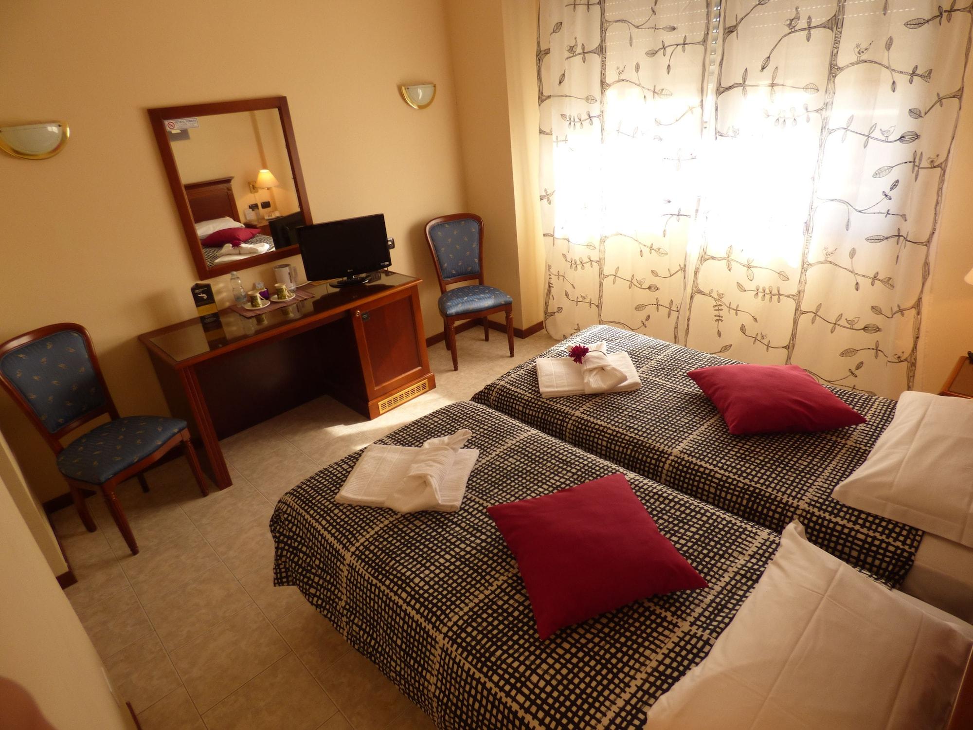 Hotel ฟีเดนซา ภายนอก รูปภาพ