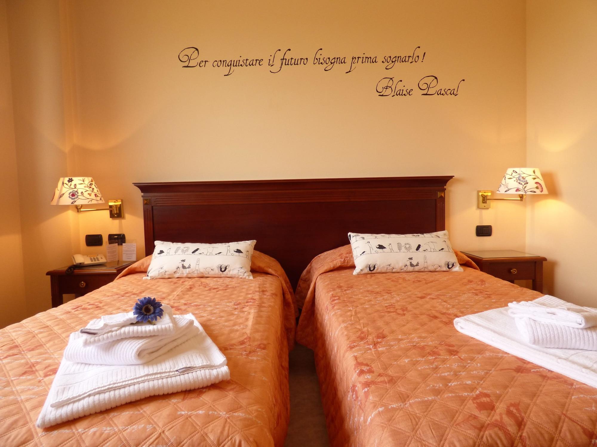 Hotel ฟีเดนซา ภายนอก รูปภาพ