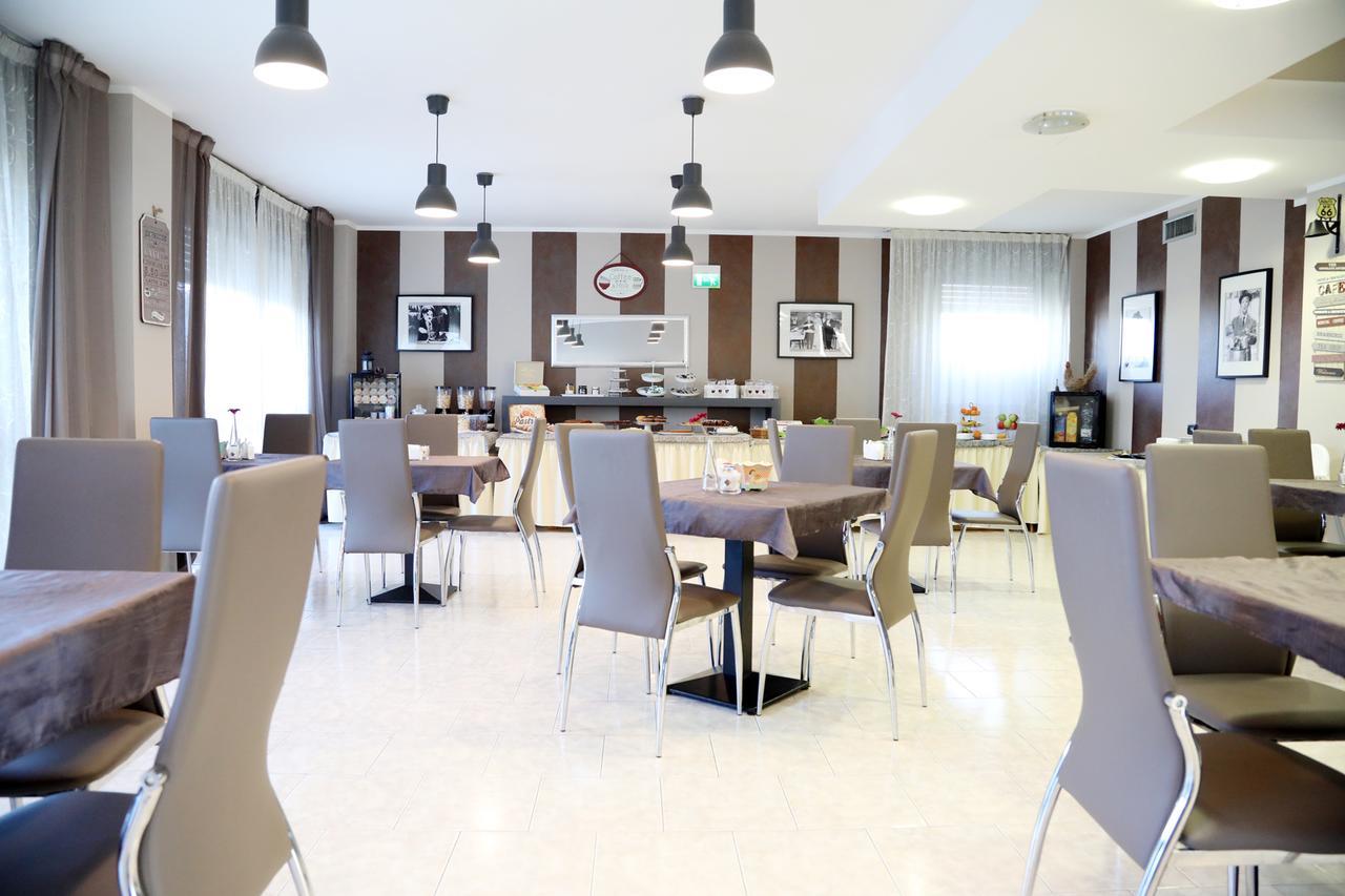 Hotel ฟีเดนซา ภายนอก รูปภาพ